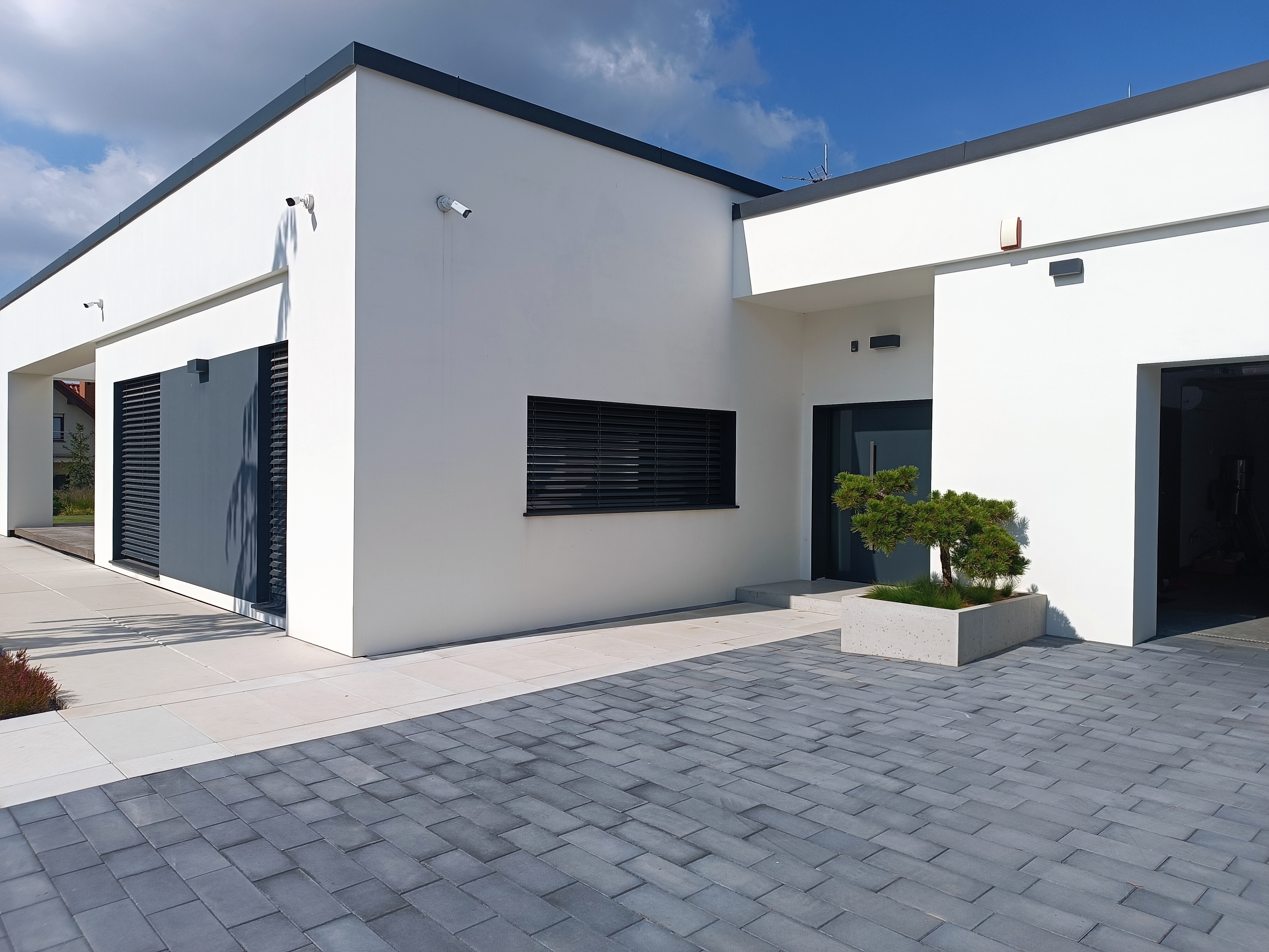 Firma brukarska – nawierzchnia z kostki przemysłowej Długołęka